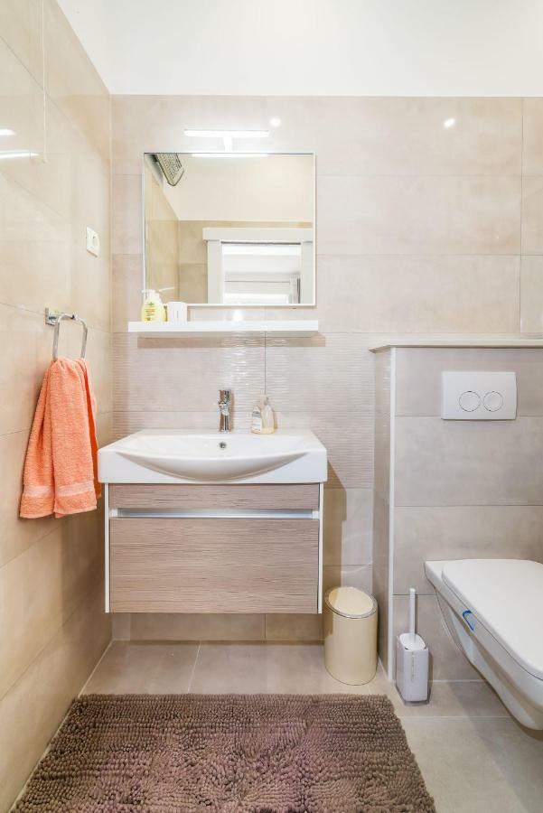 Apartment Newcity Новиград-Далмация Экстерьер фото